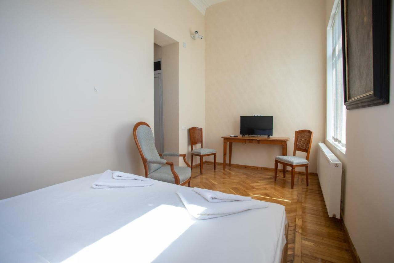 Hotel Veneto クタイシ エクステリア 写真